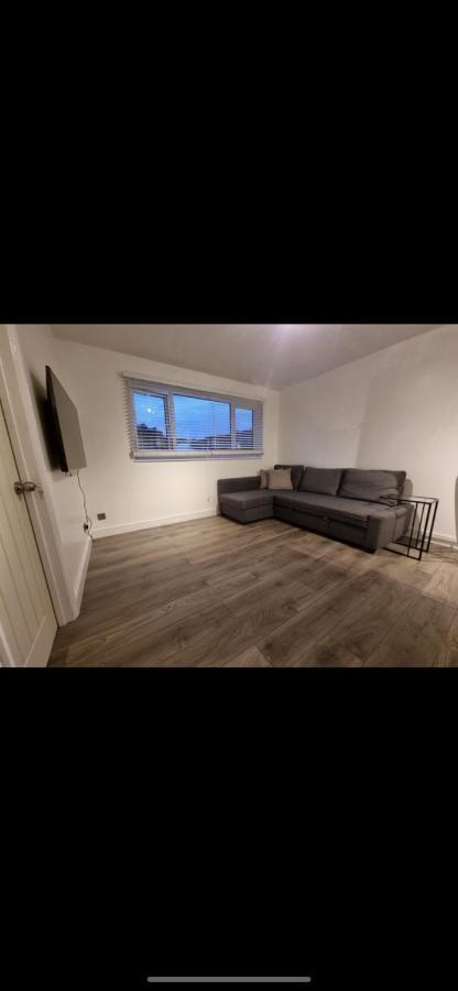 Modern 2 Bed Apartment & Free Parking 坎特伯雷 外观 照片