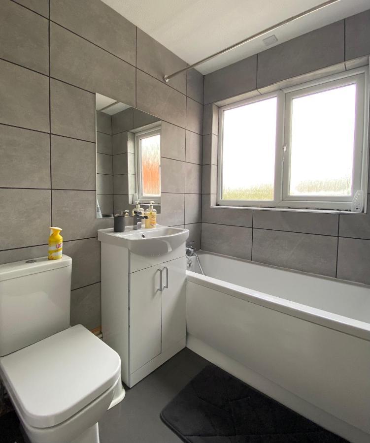 Modern 2 Bed Apartment & Free Parking 坎特伯雷 外观 照片