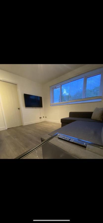 Modern 2 Bed Apartment & Free Parking 坎特伯雷 外观 照片